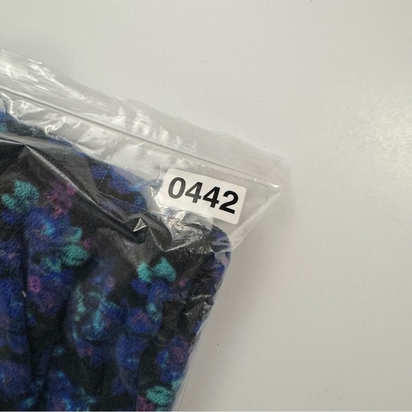 Burton Youth Girls Sz 8 Black Blue Floral Long Sleeve Fleece Base Layer Shirt - Picture 9 of 9